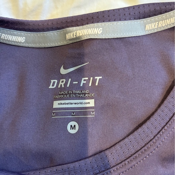 Nike Running Dri-Fit short sleeve shirt - sz M - Picture 3 of 3